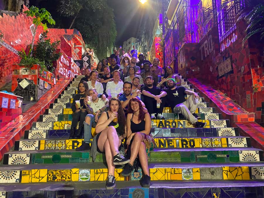 Rio: Pub Crawl in Lapa with Cachaça Tasting and Live Samba - Who will enjoy this most?