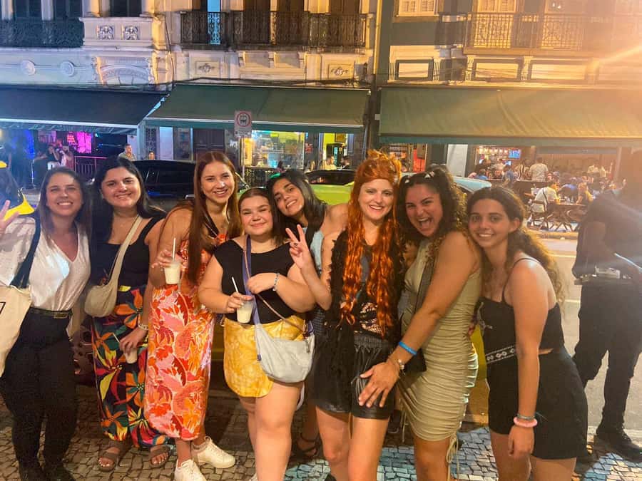 Rio: Pub Crawl in Lapa with Cachaça Tasting and Live Samba - A colorful pause at Selarón Steps