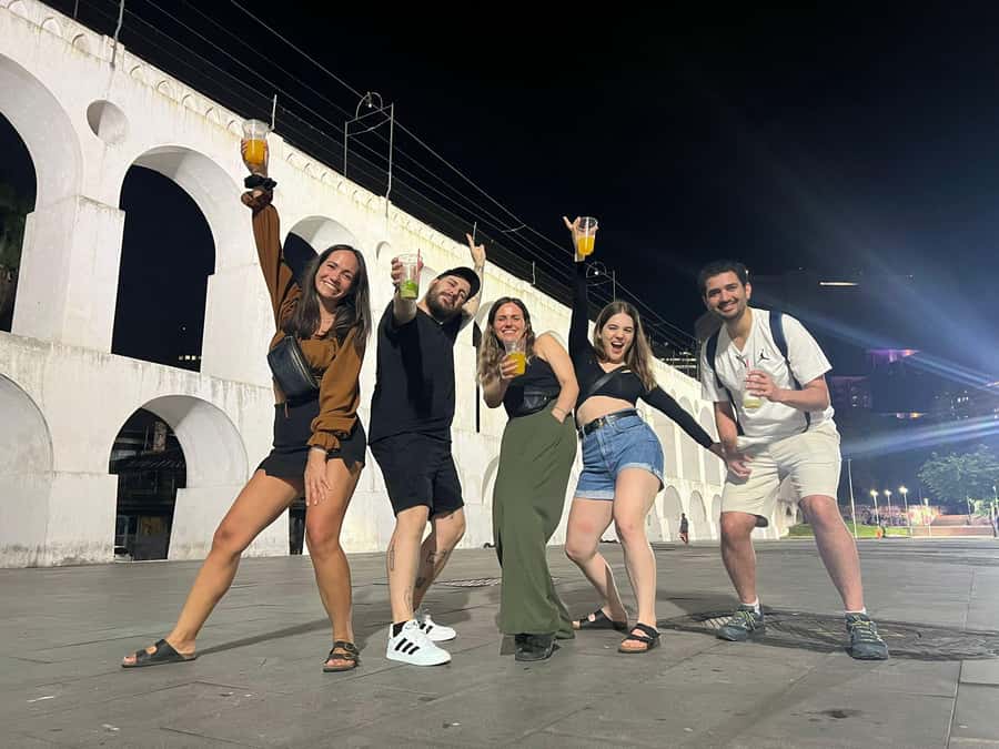 Rio: Pub Crawl in Lapa with Cachaça Tasting and Live Samba - Live samba and a first taste of Rio nightlife