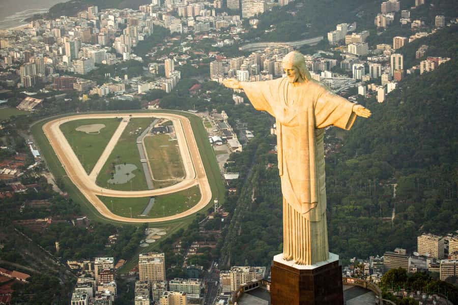 Rio: Sugarloaf Cable Car and Corcovado Train Tickets - Planning the route between Cosme Velho and Urca