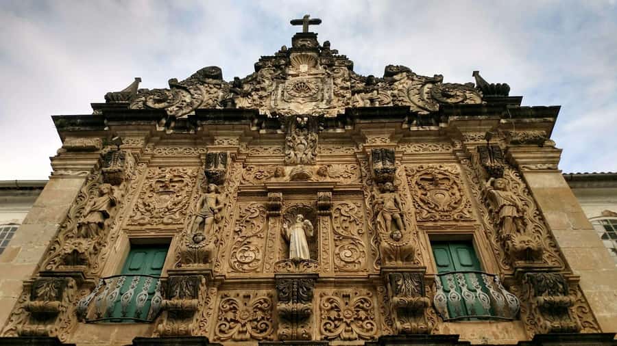 Salvador Historic Walking Tour - Pelourinho - Cruz Caída Square and the ocean outlook