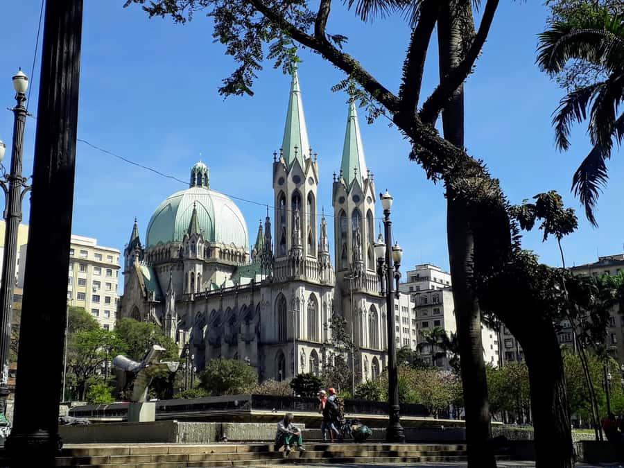 Sao Paulo: Downtown-Center Walking Tour | 2 Hours - English - São Paulo Cathedral and the finish in Liberdade