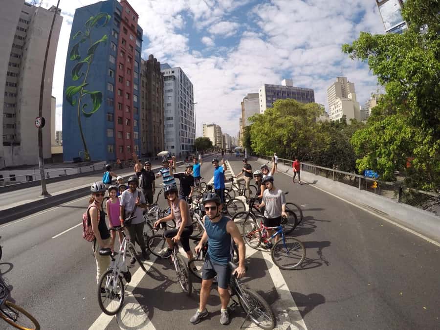 São Paulo: Downtown Historical Bike Tour - Riding through the city with a local guide