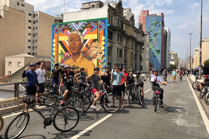 Street Art and Park Bike Tour - Carandiru and the harder side of the city