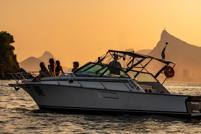 Sunset Boat Tour with Beer, Water, Soda and Snacks included - Setting out from Marina da Glória