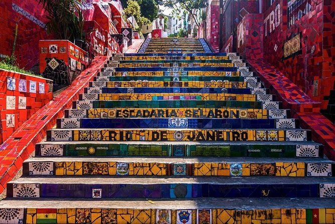 Walking tour of the bohemian neighborhoods of Santa Teresa and Lapa - Parque das Ruínas and Rio from above